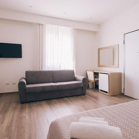 La Promenade Rooms & Suites Олбия Екстериор снимка