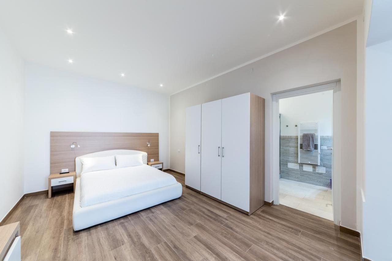 La Promenade Rooms & Suites Олбия Екстериор снимка