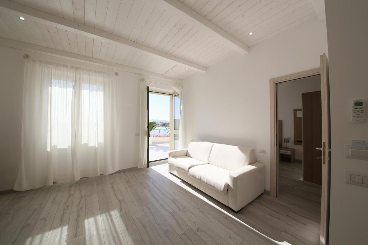 La Promenade Rooms & Suites Олбия Екстериор снимка