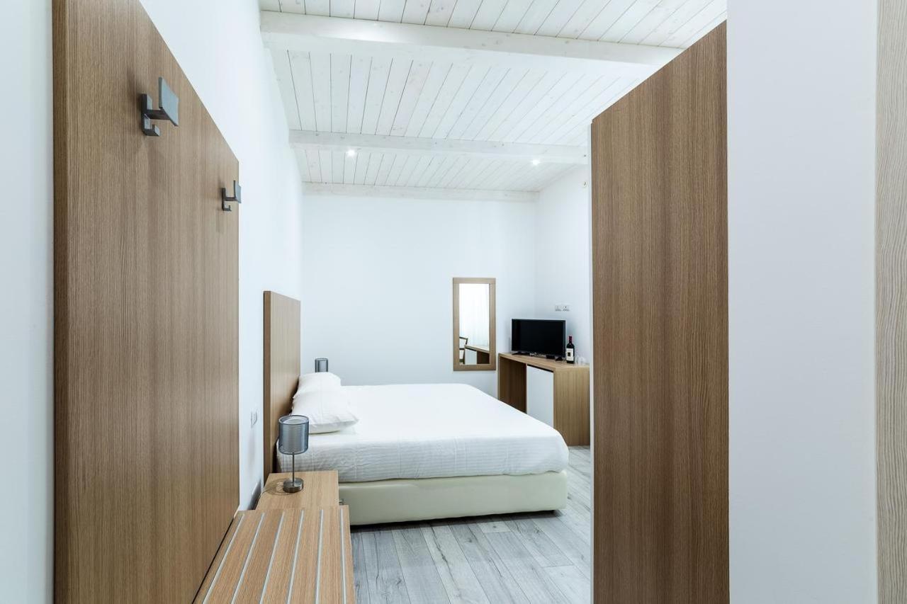 La Promenade Rooms & Suites Олбия Екстериор снимка