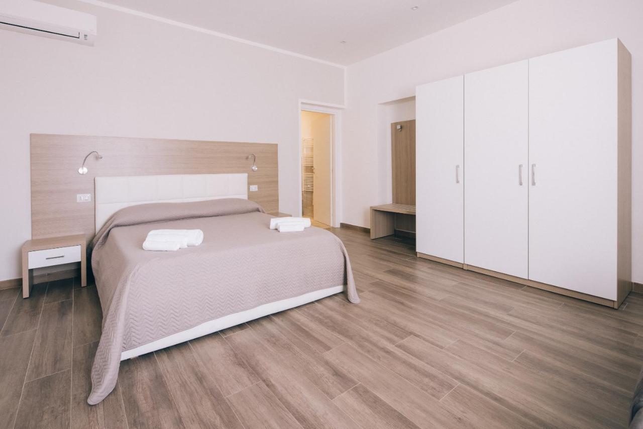 La Promenade Rooms & Suites Олбия Екстериор снимка